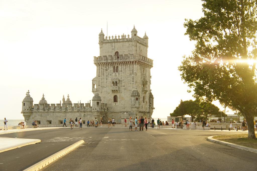 Modern Apartment Near The Bridge Lisbon Luaran gambar