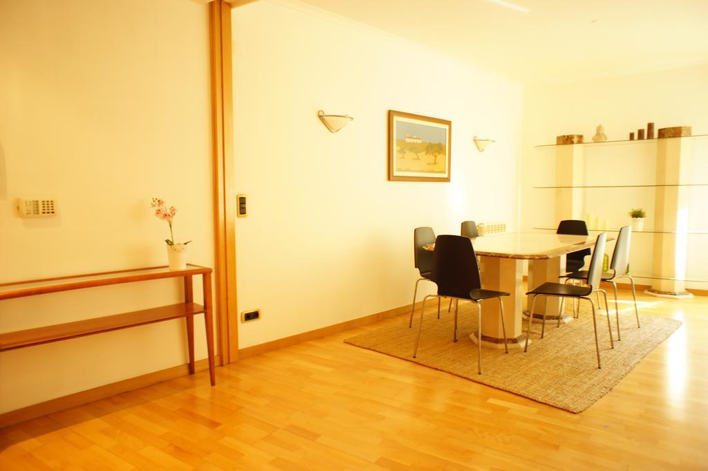 Modern Apartment Near The Bridge Lisbon Luaran gambar