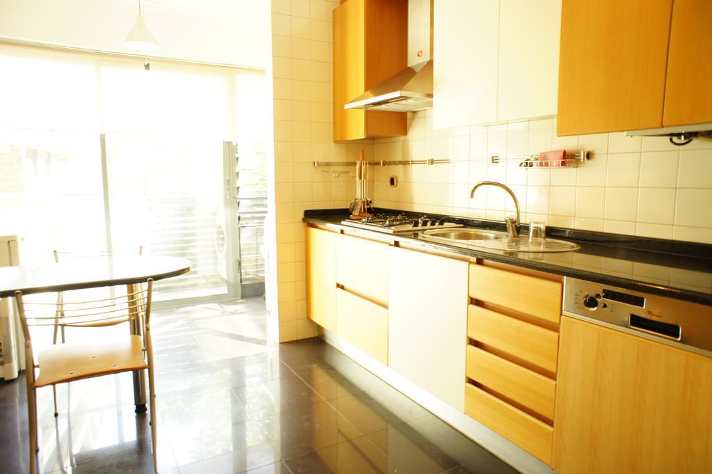 Modern Apartment Near The Bridge Lisbon Luaran gambar