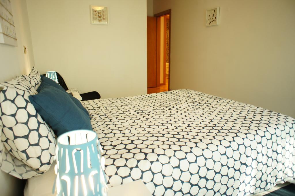Modern Apartment Near The Bridge Lisbon Luaran gambar
